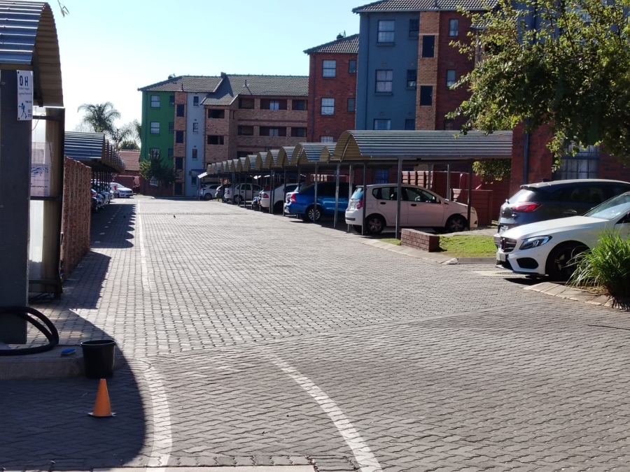 2 Bedroom Property for Sale in Montana Tuine Gauteng