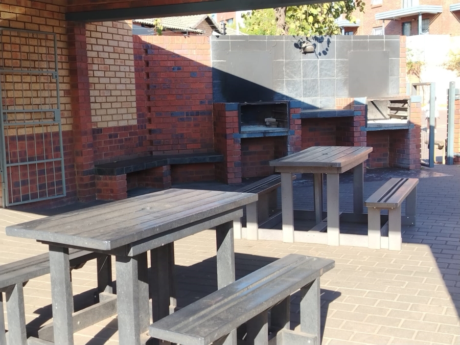 2 Bedroom Property for Sale in Montana Tuine Gauteng