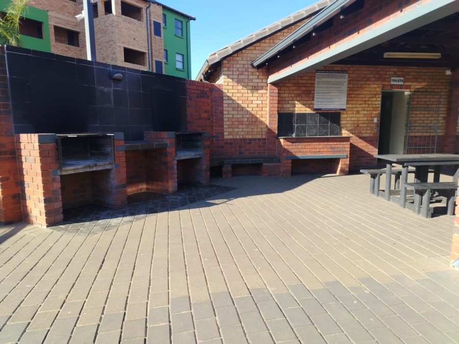 2 Bedroom Property for Sale in Montana Tuine Gauteng