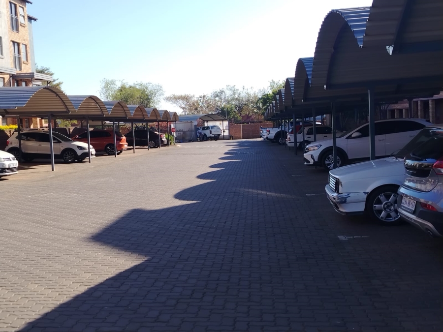 2 Bedroom Property for Sale in Montana Tuine Gauteng