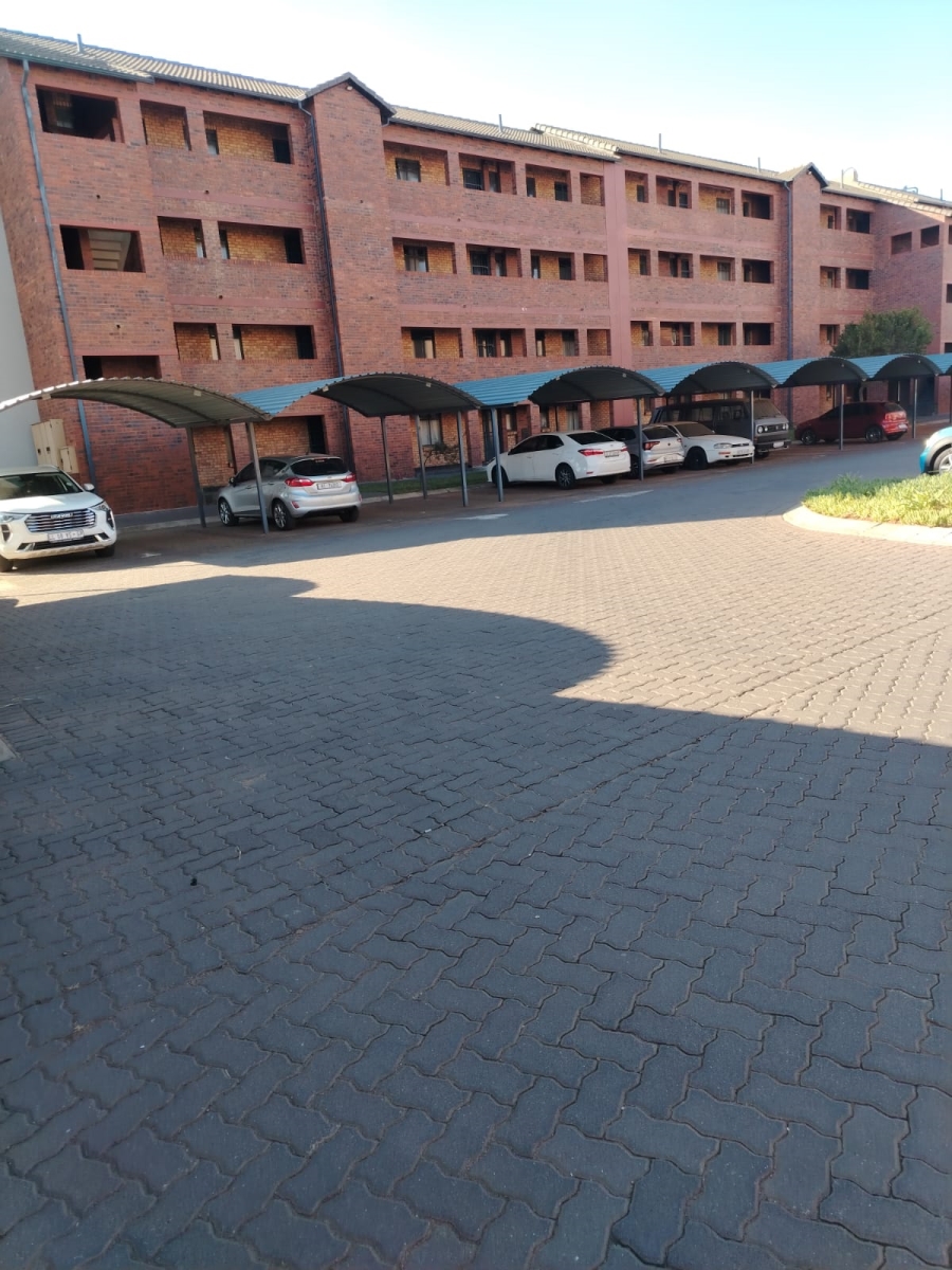 2 Bedroom Property for Sale in Montana Tuine Gauteng