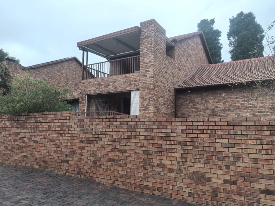 4 Bedroom Property for Sale in Helderkruin Gauteng