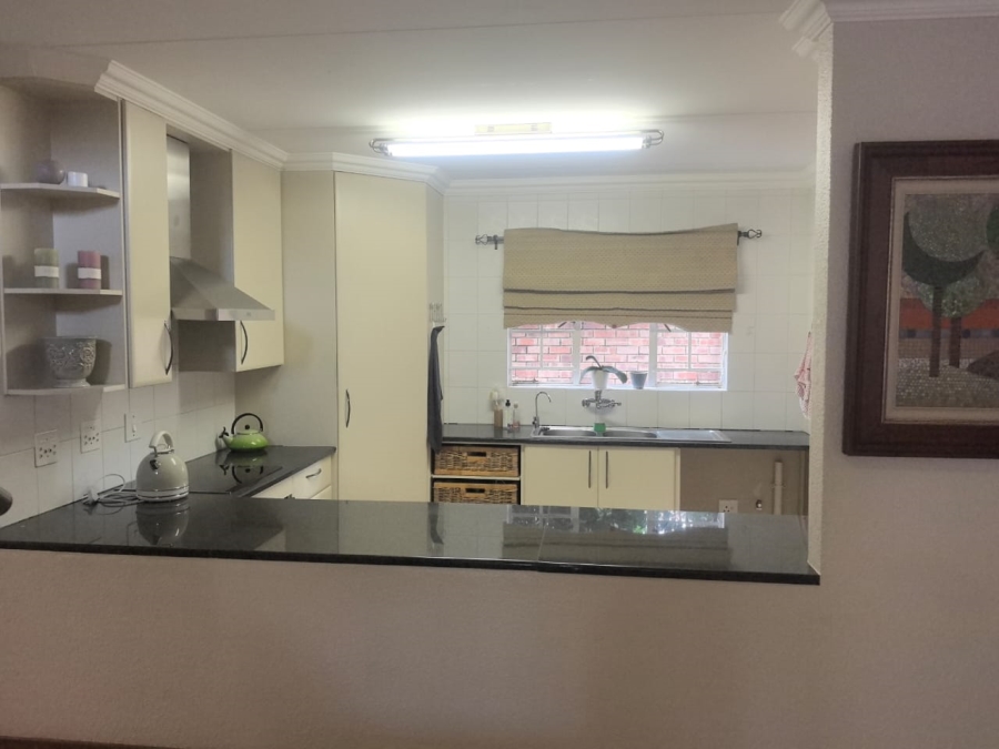 4 Bedroom Property for Sale in Helderkruin Gauteng