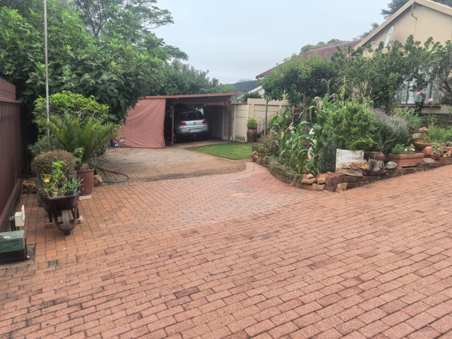 4 Bedroom Property for Sale in Wilro Park Gauteng