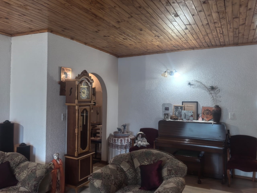 4 Bedroom Property for Sale in Wilro Park Gauteng