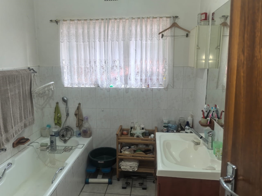 4 Bedroom Property for Sale in Wilro Park Gauteng