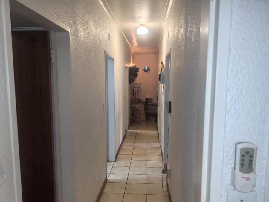 4 Bedroom Property for Sale in Wilro Park Gauteng
