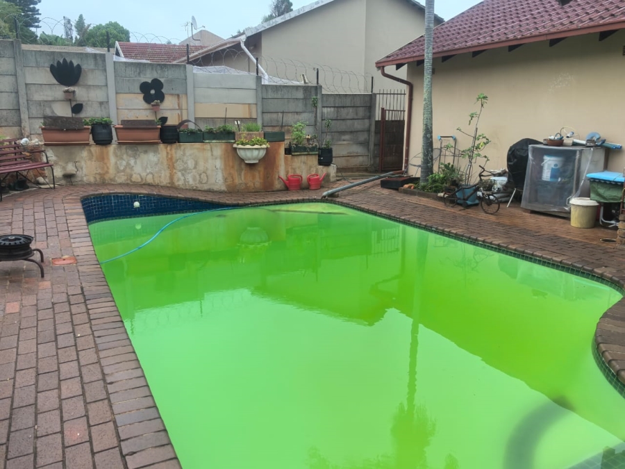 4 Bedroom Property for Sale in Wilro Park Gauteng