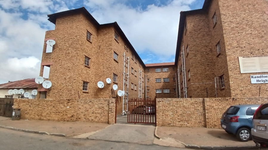1 Bedroom Property for Sale in Randfontein Central Gauteng