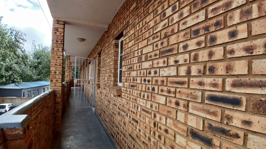 1 Bedroom Property for Sale in Randfontein Central Gauteng