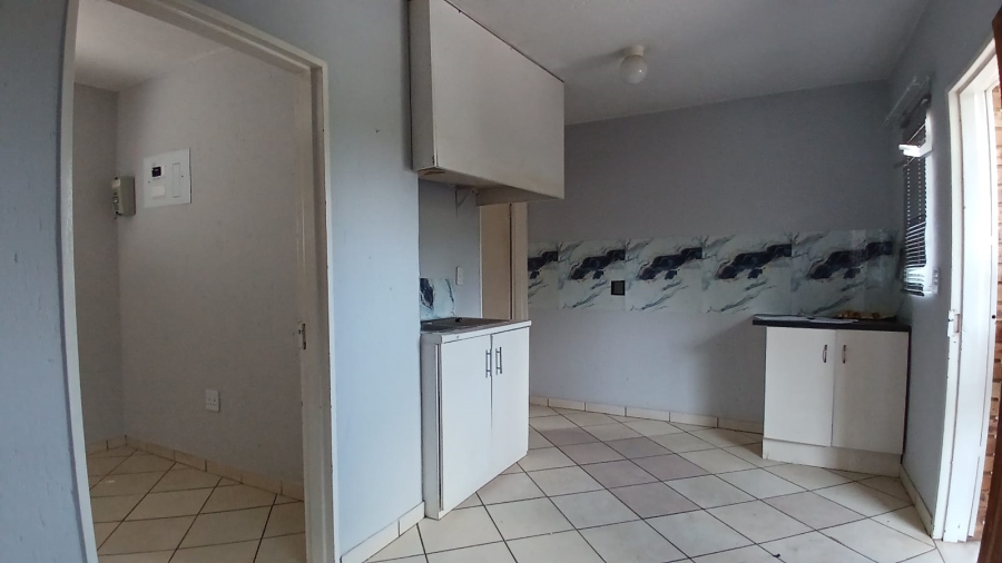 1 Bedroom Property for Sale in Randfontein Central Gauteng
