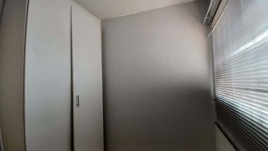 1 Bedroom Property for Sale in Randfontein Central Gauteng