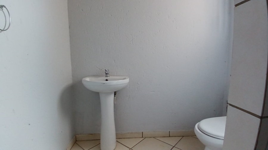 1 Bedroom Property for Sale in Randfontein Central Gauteng