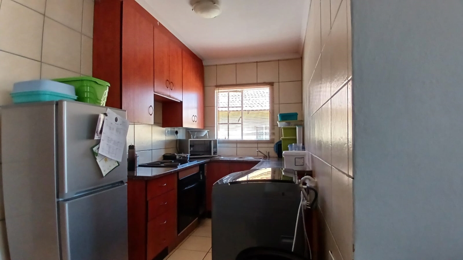 2 Bedroom Property for Sale in Mohlakeng Gauteng
