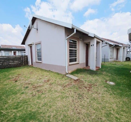 2 Bedroom Property for Sale in Aureus Gauteng