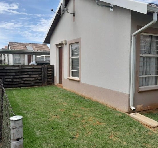 2 Bedroom Property for Sale in Aureus Gauteng