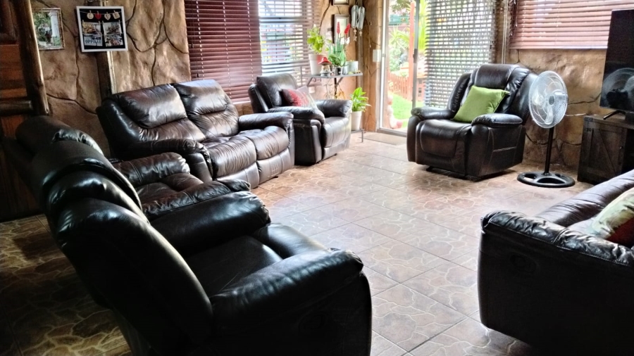 5 Bedroom Property for Sale in Randpoort Gauteng