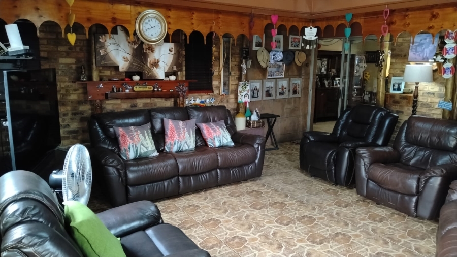 5 Bedroom Property for Sale in Randpoort Gauteng