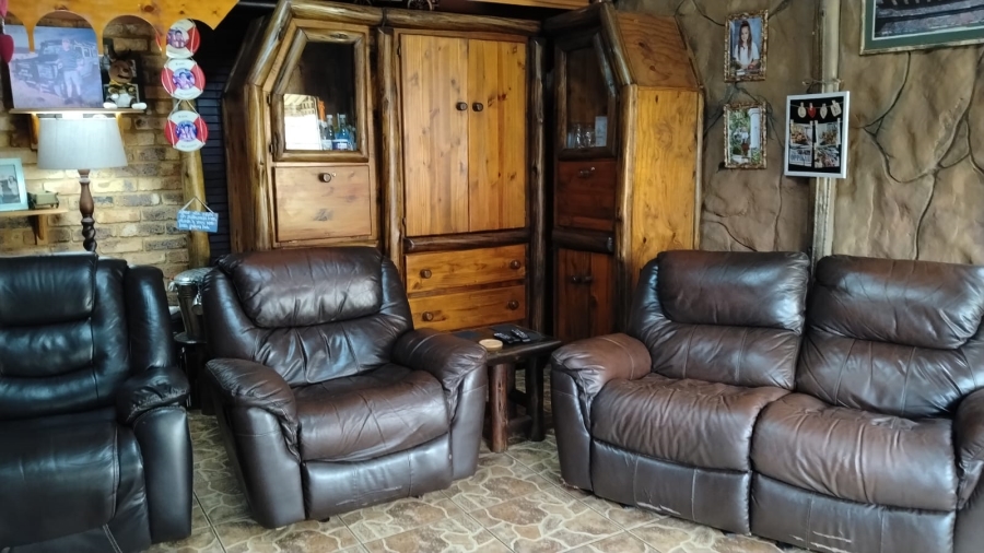 5 Bedroom Property for Sale in Randpoort Gauteng