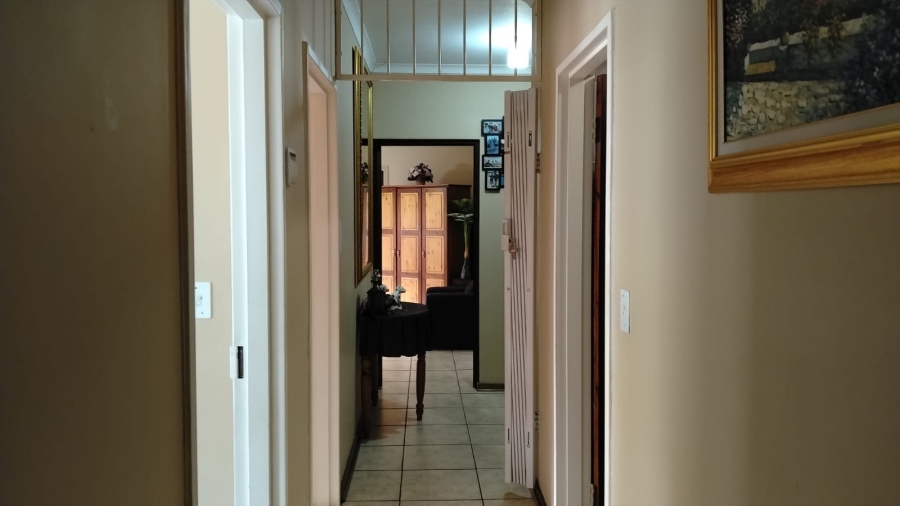 5 Bedroom Property for Sale in Randpoort Gauteng