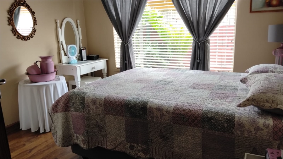 5 Bedroom Property for Sale in Randpoort Gauteng