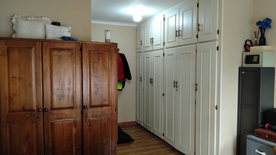 5 Bedroom Property for Sale in Randpoort Gauteng