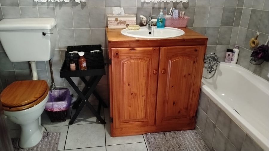 5 Bedroom Property for Sale in Randpoort Gauteng