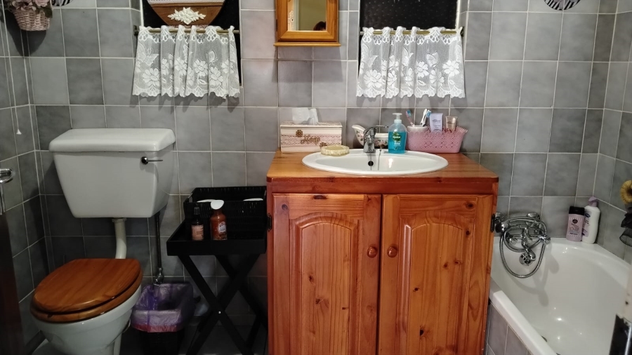 5 Bedroom Property for Sale in Randpoort Gauteng