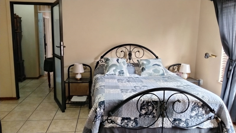 5 Bedroom Property for Sale in Randpoort Gauteng