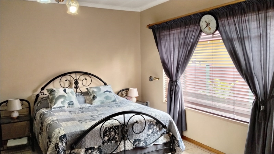 5 Bedroom Property for Sale in Randpoort Gauteng