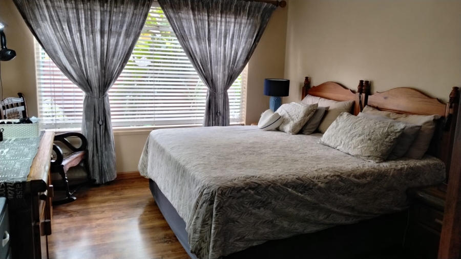 5 Bedroom Property for Sale in Randpoort Gauteng