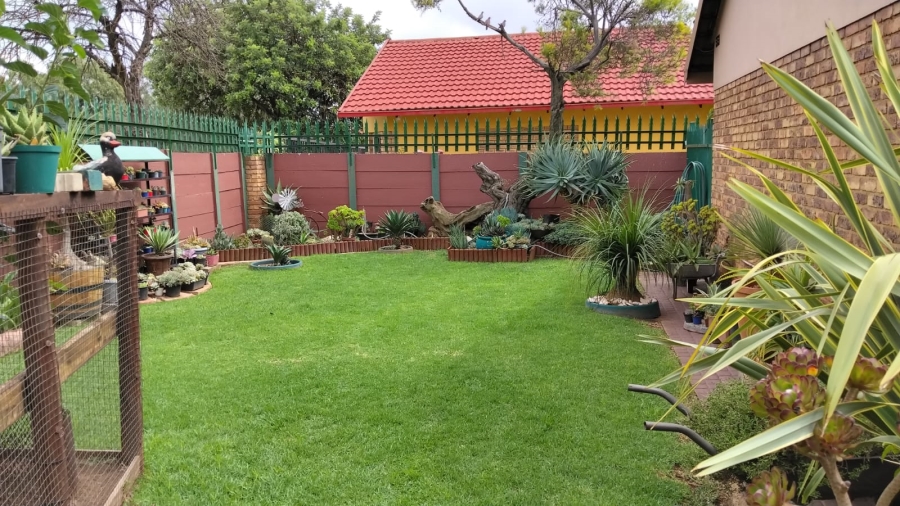5 Bedroom Property for Sale in Randpoort Gauteng