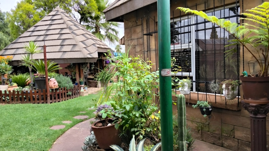 5 Bedroom Property for Sale in Randpoort Gauteng