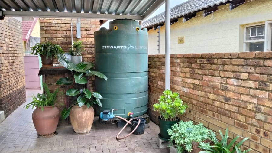 5 Bedroom Property for Sale in Randpoort Gauteng