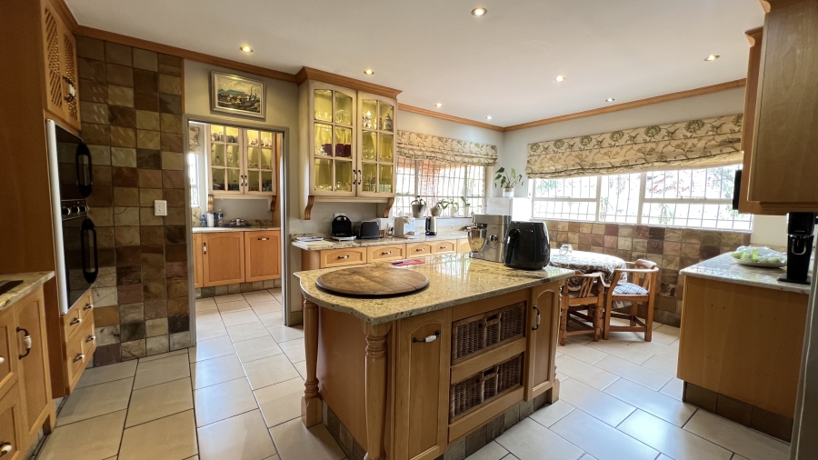 4 Bedroom Property for Sale in Helderkruin Gauteng