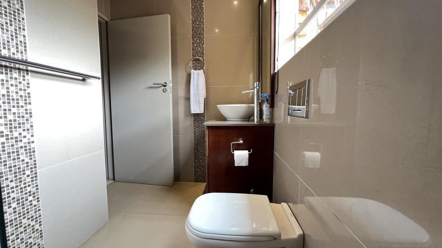 4 Bedroom Property for Sale in Helderkruin Gauteng