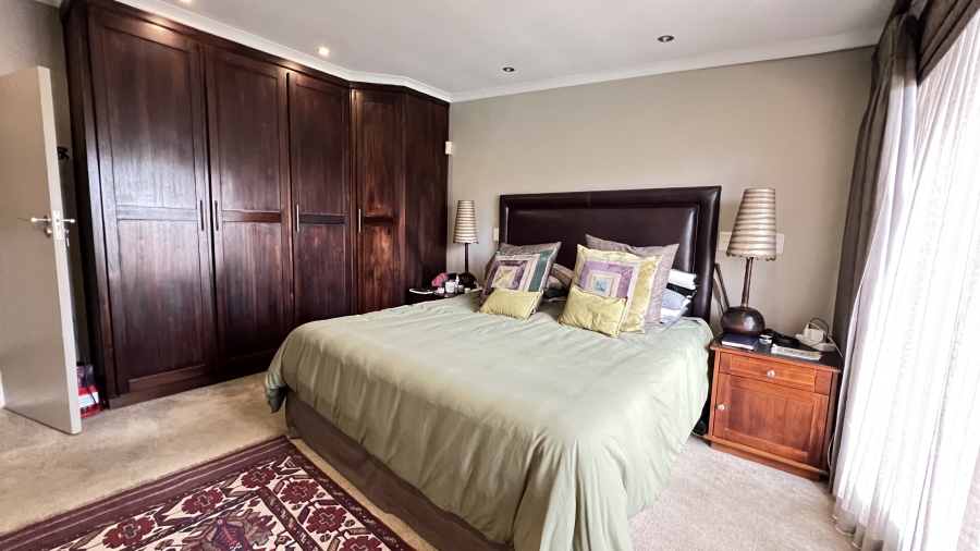 4 Bedroom Property for Sale in Helderkruin Gauteng