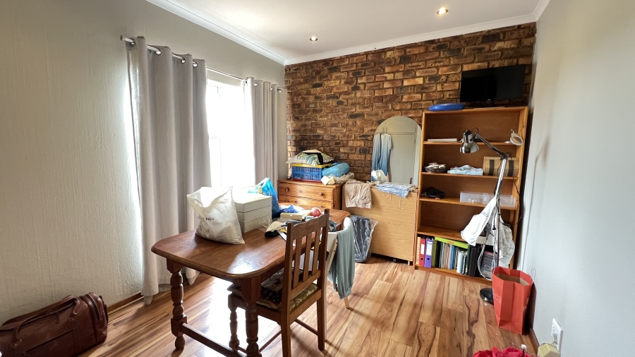 4 Bedroom Property for Sale in Helderkruin Gauteng
