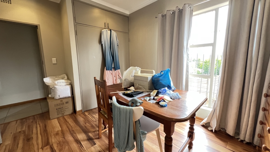 4 Bedroom Property for Sale in Helderkruin Gauteng