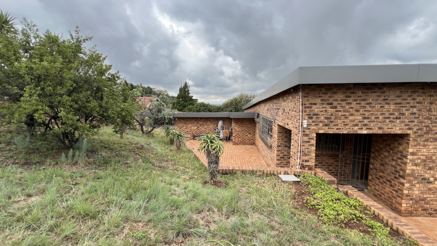 4 Bedroom Property for Sale in Helderkruin Gauteng