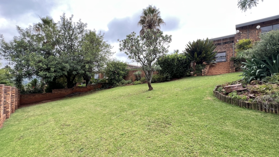 4 Bedroom Property for Sale in Helderkruin Gauteng