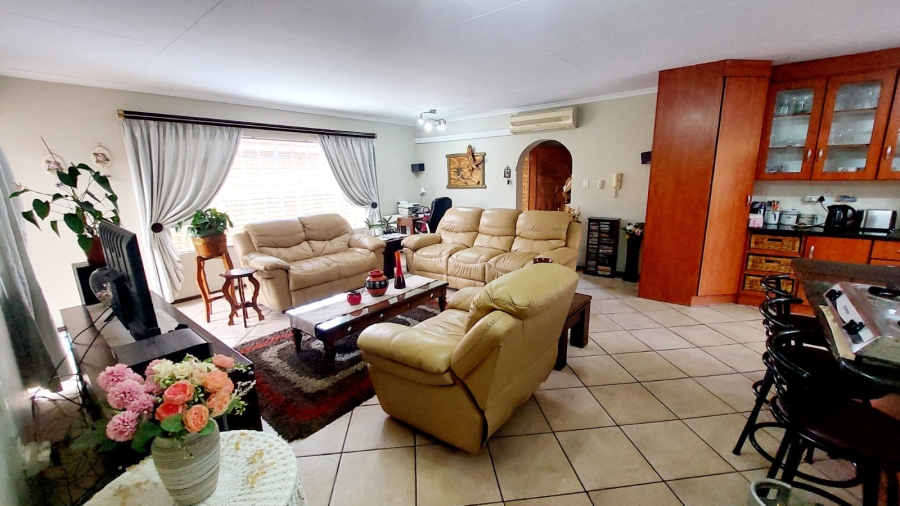 3 Bedroom Property for Sale in Eike Park Gauteng