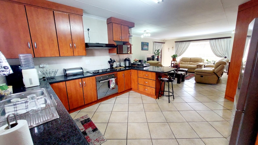 3 Bedroom Property for Sale in Eike Park Gauteng