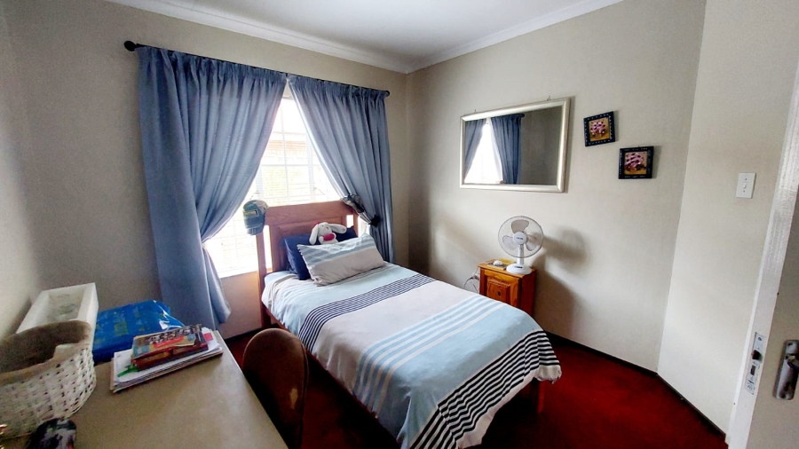 3 Bedroom Property for Sale in Eike Park Gauteng