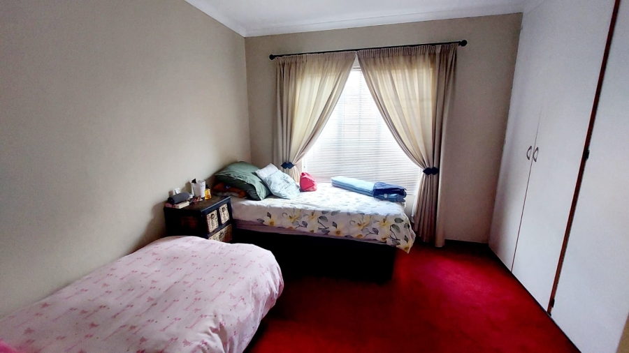 3 Bedroom Property for Sale in Eike Park Gauteng