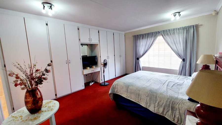 3 Bedroom Property for Sale in Eike Park Gauteng