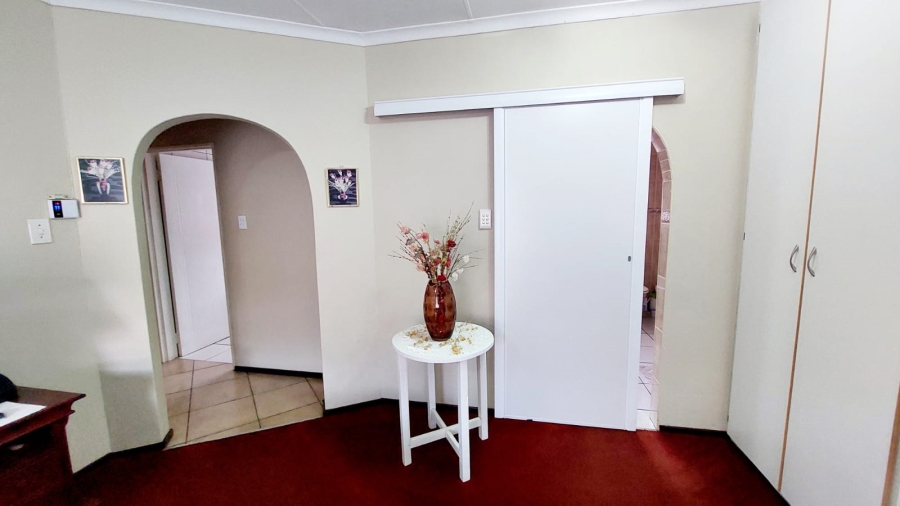3 Bedroom Property for Sale in Eike Park Gauteng