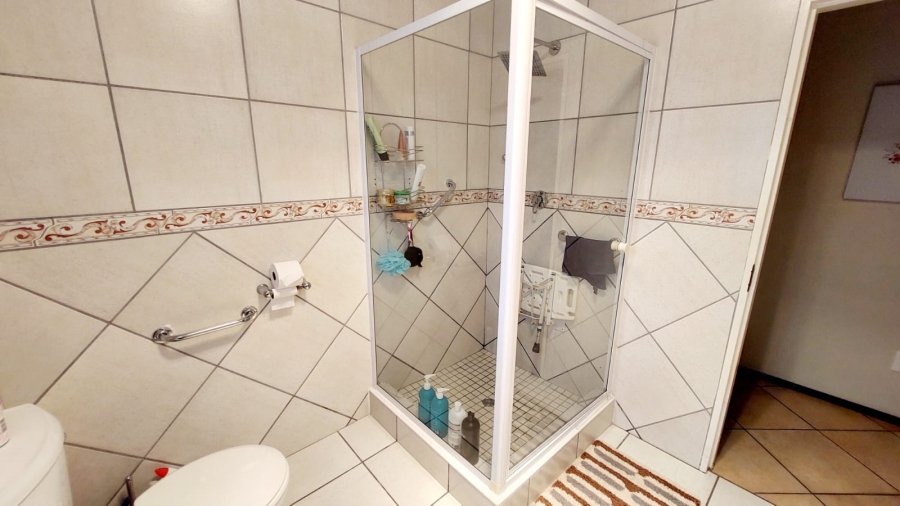 3 Bedroom Property for Sale in Eike Park Gauteng