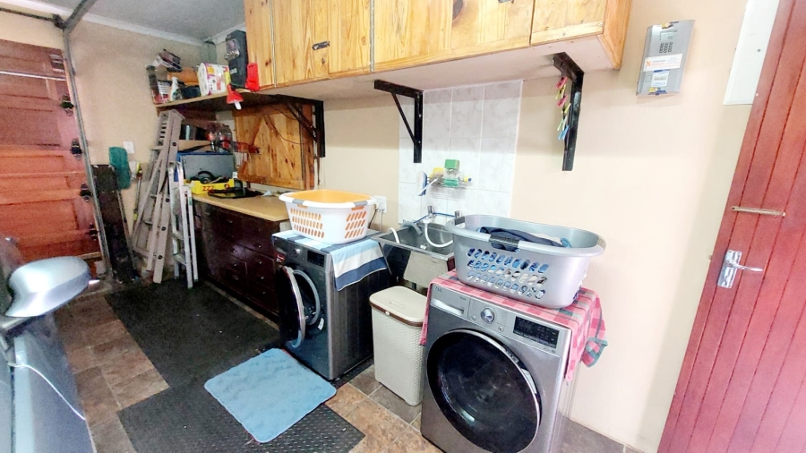 3 Bedroom Property for Sale in Eike Park Gauteng