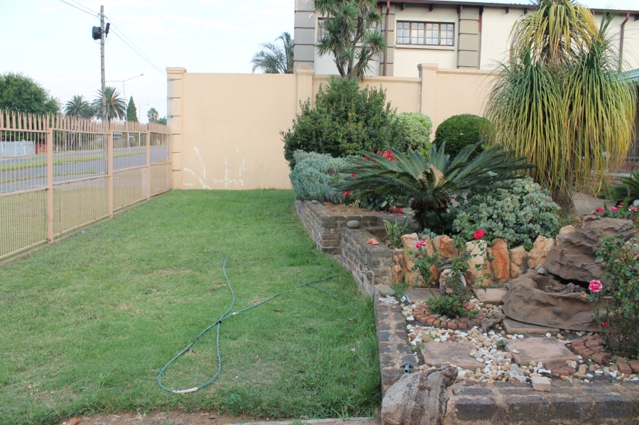3 Bedroom Property for Sale in Wentworth Park Gauteng